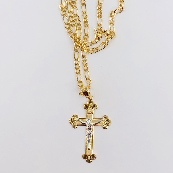 Men’s Crucifix Cross pendant with chain - Picture 2 of 5
